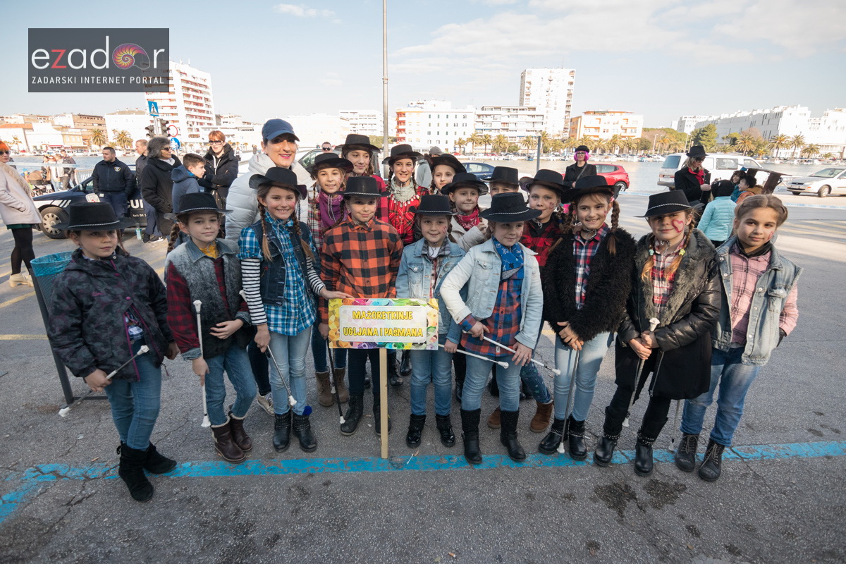 Zadarski karneval 2018: Povorka maškaranih skupina od Gradskih vrata preko Foruma do Narodnog trga Zadarski karneval 2018: Povorka maškaranih skupina od Gradskih vrata preko Foruma do Narodnog trga
