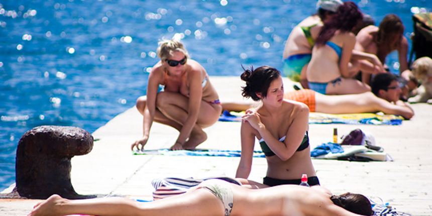 Đir po gradu 25. srpnja 2011. vrucina, kupanje, suncanje (foto:Saša Čuka) Đir po gradu 25. srpnja 2011. vrucina, kupanje, suncanje (foto:Saša Čuka)