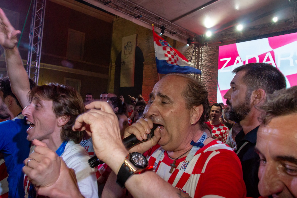 Veličanstven doček četvorice zadarskih Vatrenih od Gradskog mosta do Foruma