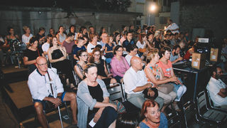 Teatar Exit na Zadarskom kazališnom ljetu: Predstava “Crveno”