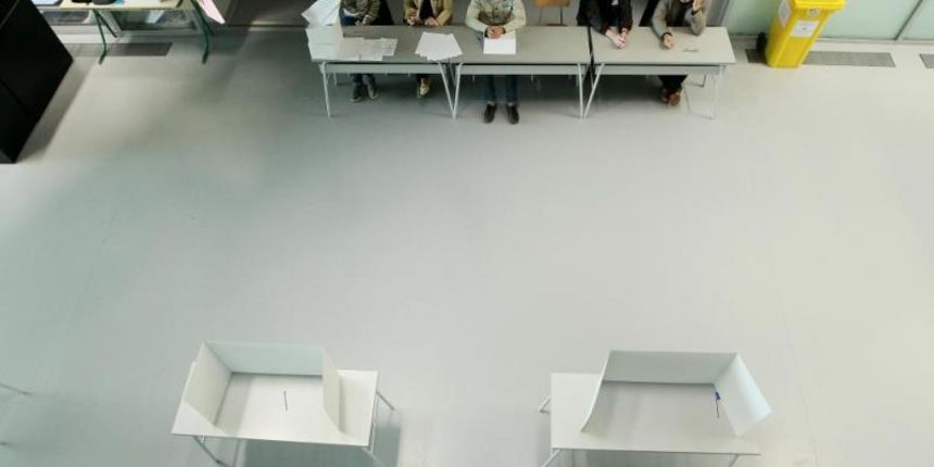 Izbori, biracko mjesto; glasovanje, glasanje, Koprivnica – Biracko mjesto. Photo: Marijan Susenj/PIXSELL Izbori, biracko mjesto; glasovanje, glasanje, Koprivnica – Biracko mjesto. Photo: Marijan Susenj/PIXSELL