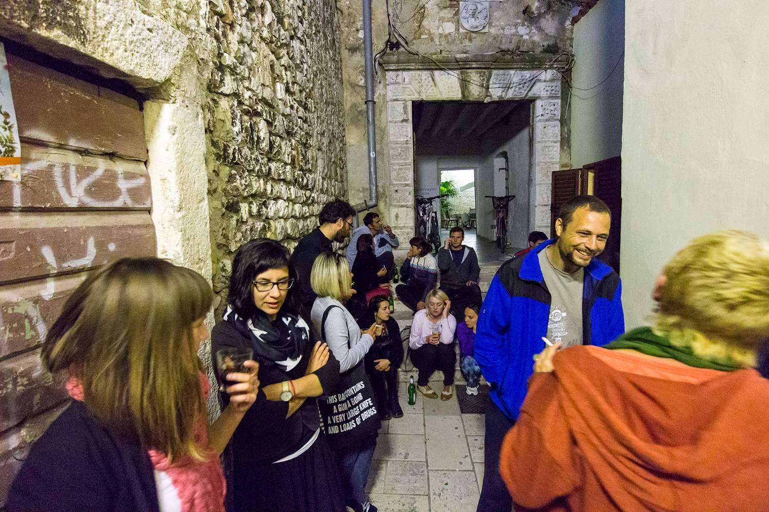 Otvorenje izložbe fotografija Mladena Radolovića Mrlje u PD Paklenica Otvorenje izložbe fotografija Mladena Radolovića Mrlje u PD Paklenica