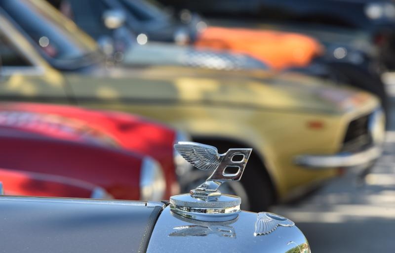 Tisuću kilometara sa oldtimerima Tisuću kilometara sa oldtimerima