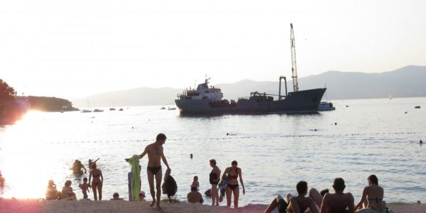 Odsukan brod Krka s Prve vode na Marjanu, Photo: Ivo Cagalj/PIXSELL