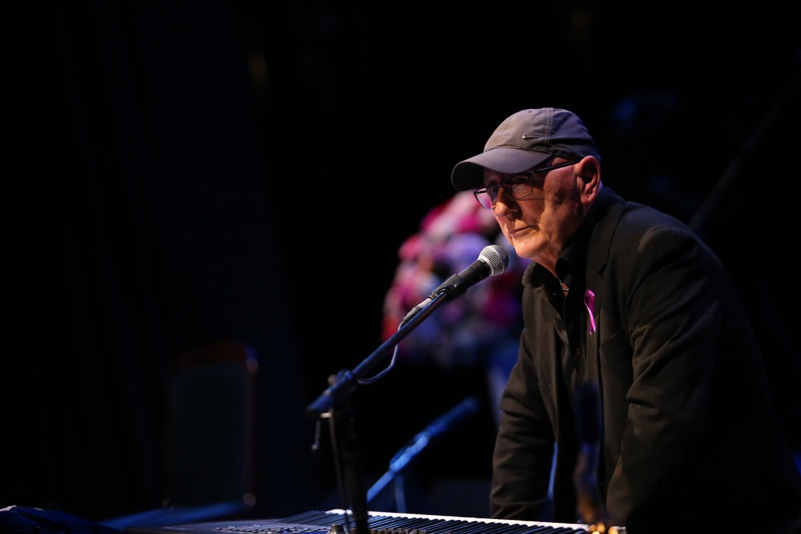 Koncertom ‘Vjeruj u ljubav’ obilježena 50. godišnjica Županijske lige protiv raka: zapjevao i Oliver Dragojević Koncertom ‘Vjeruj u ljubav’ obilježena 50. godišnjica Županijske lige protiv raka: zapjevao i Oliver Dragojević