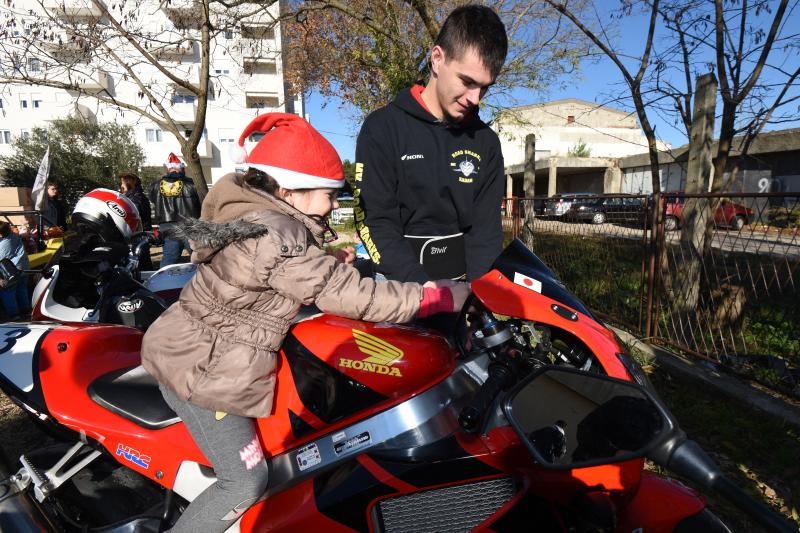 Bikeri moto kluba Bestije tradicionalno su posjetili i darivali djecu vrtica Latica