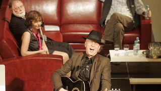 Pula,041209.
Recesijski, ali veselo i uz pjesmu otvoren je u petak jubilarni 15. Sa(n)jam knjige u Istri, koji ce do 13. prosinca okupiti vise od 200 autora i 300 nakladnika.Sajam je prigodnim rijecima otvorio veliki argentinsko-kanadski knjizevnik Albert Pula,041209.
Recesijski, ali veselo i uz pjesmu otvoren je u petak jubilarni 15. Sa(n)jam knjige u Istri, koji ce do 13. prosinca okupiti vise od 200 autora i 300 nakladnika.Sajam je prigodnim rijecima otvorio veliki argentinsko-kanadski knjizevnik Albert