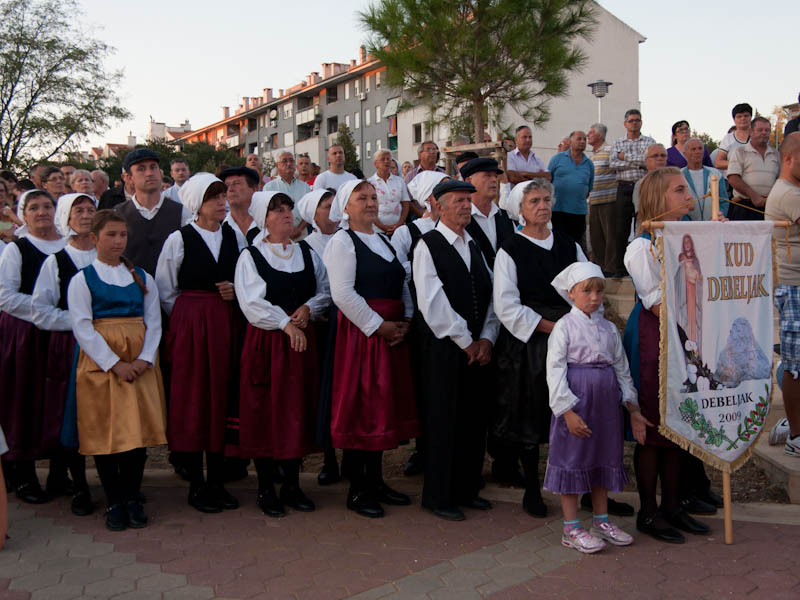 Bili Brig kod Ošk. Zadarski otoci: Svečanost imenovanja trga po D.T. Gavranu, foto: Darko Belančić