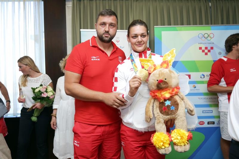 Hrvatski olimpijci svečano dočekani na Plesu. Sandra Perković, Šime Fantela, Igor Marenić, Tonči Stipanović. Photo: Luak Sanzl/PPIXSELL Hrvatski olimpijci svečano dočekani na Plesu. Sandra Perković, Šime Fantela, Igor Marenić, Tonči Stipanović. Photo: Luak Sanzl/PPIXSELL