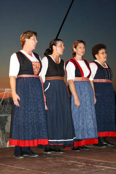 Vecer folklora: KUD Nevijana i ansambl Horenak u Nevidjenima Vecer folklora: KUD Nevijana i ansambl Horenak u Nevidjenima