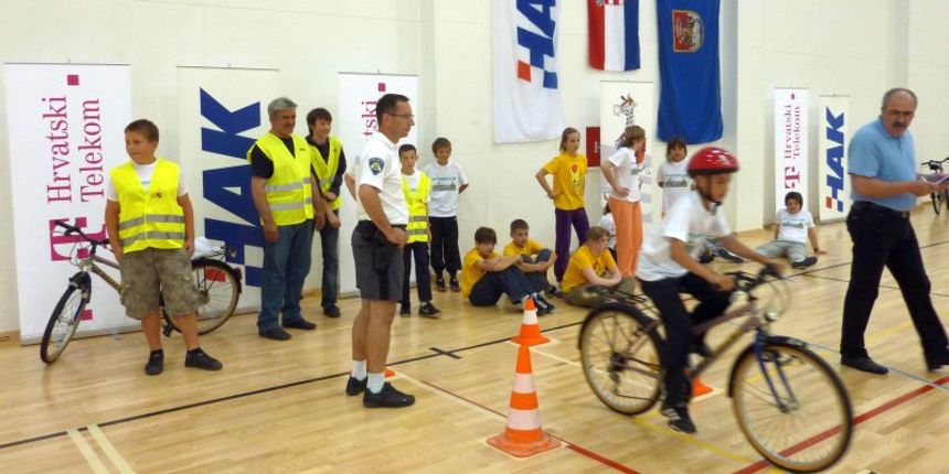 Sigurno u prometu HAK Sigurno u prometu HAK