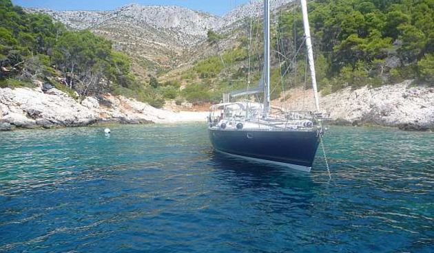 Odvjetnik Hanžeković zagospodario hvarskom uvalom, foto: index.hr