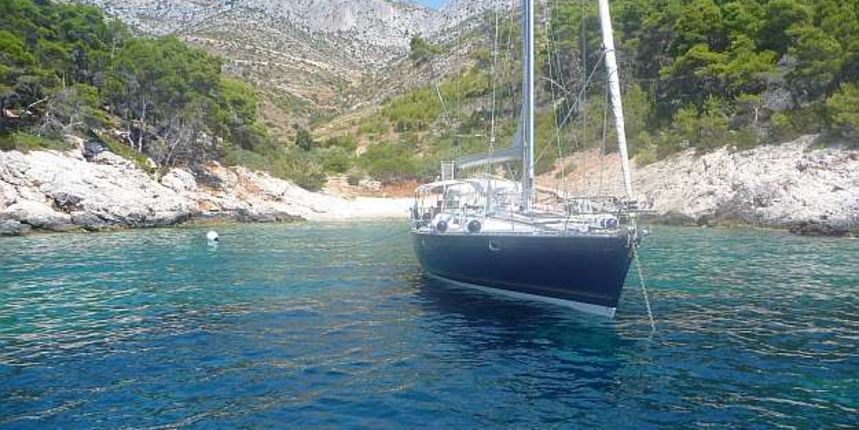 Odvjetnik Hanžeković zagospodario hvarskom uvalom, foto: index.hr Odvjetnik Hanžeković zagospodario hvarskom uvalom, foto: index.hr