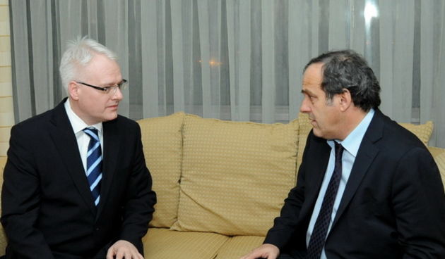 Zagreb, 240211. Susret predsjednika RH Ive Josipovica i predsjednika UEFA-e Michela Platinija. Foto: Ured Predsjednika / CROPIX