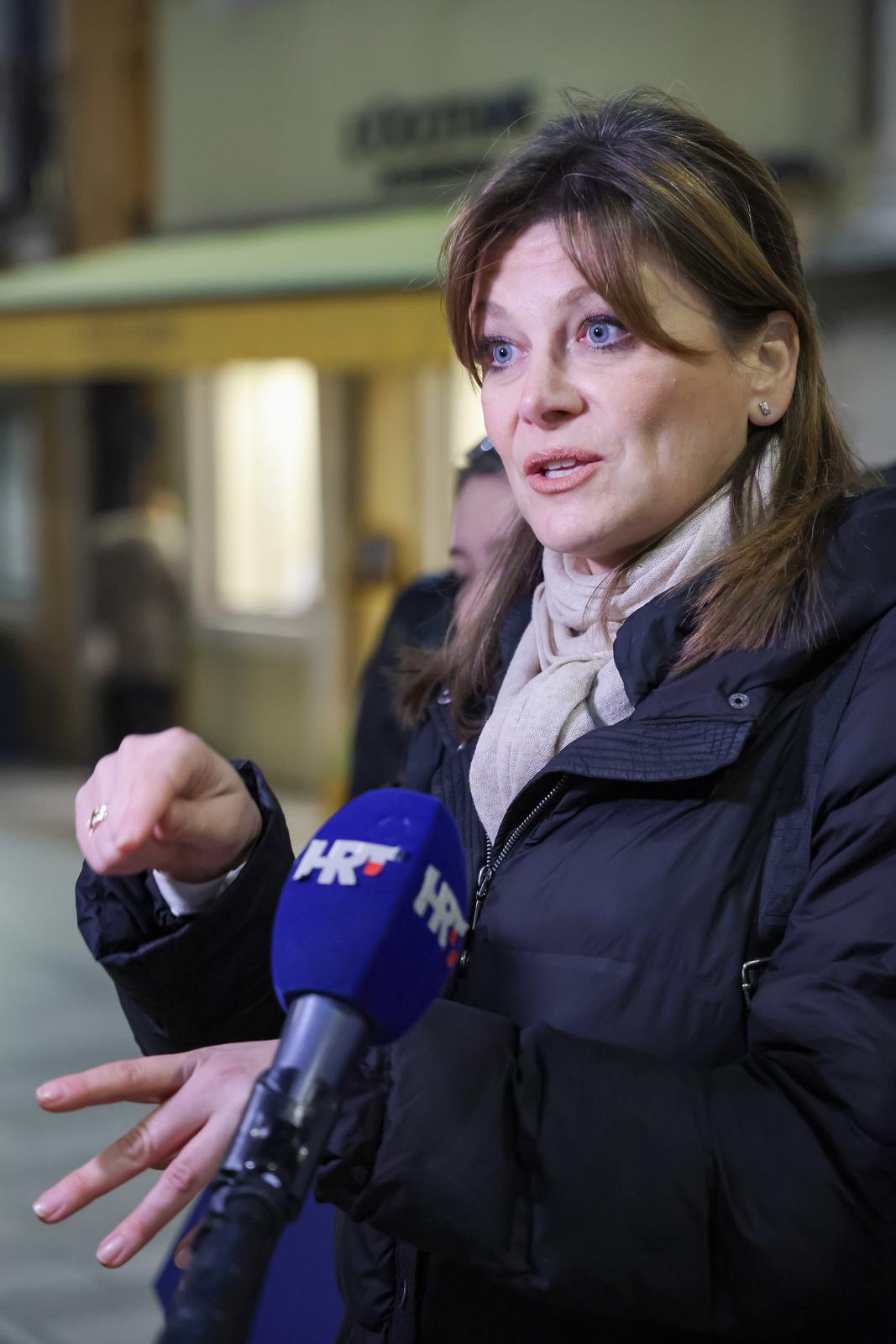 Vidović Krišto na Narodnom trgu prikuplja potpise za predsjedničku kandidaturu