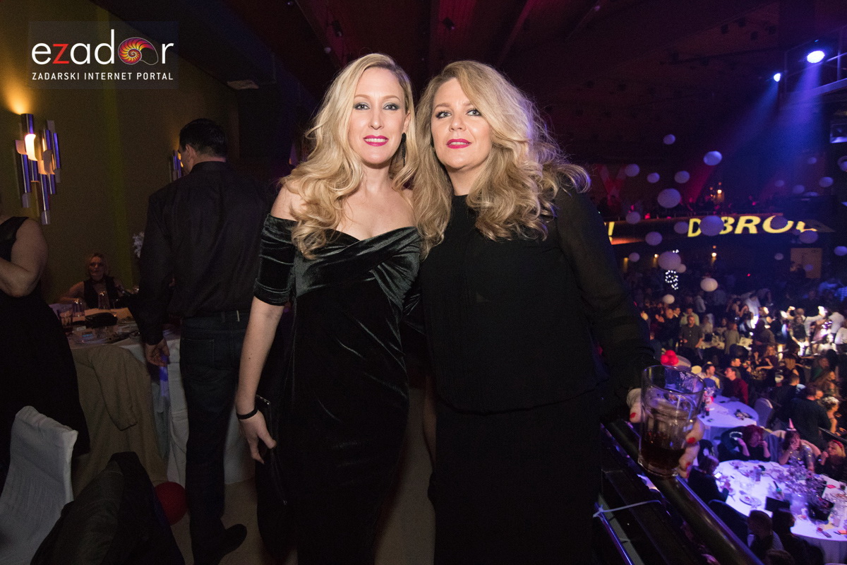 Ludnica u Saturnusu: Najbolji doček u svemiru i šire Ludnica u Saturnusu: Najbolji doček u svemiru i šire