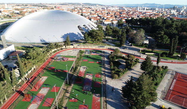 Uskršnji ponedjeljak u ŠC Višnjik. Poligon, Dvorana Krešimir Ćosić