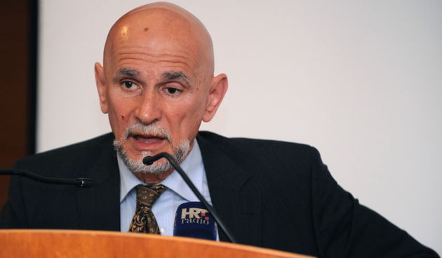 Zadar, 050411.
Zvonko Busic koji ce predvoditi izbornu listu HSP-a Ante Starcevic za 9. izbornu jedinicu veceras je u Hotelu Kolovare predstavio svoju knjigu ” Kronika Povratka ” na promociji su osim autora Zvonka Busica sudjelovali i predstavljaci knjige