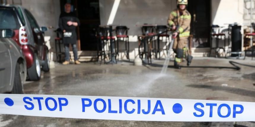 U samom centru Splita 30-godisnji muskarac izboden je nozem i trenutacno se nalazi u KBC-u Split Incident se dogodio u Mandjerovoj ulici, a policija je privela napadaca. Photo: Miranda Cikotic/PIXSELL U samom centru Splita 30-godisnji muskarac izboden je nozem i trenutacno se nalazi u KBC-u Split Incident se dogodio u Mandjerovoj ulici, a policija je privela napadaca. Photo: Miranda Cikotic/PIXSELL
