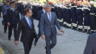 U Divuljama održana tematska sjednica premijera i župana o požarnoj sezoni U Divuljama održana tematska sjednica premijera i župana o požarnoj sezoni