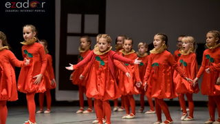 Predstava “Odgojoj” Plesne udruge Gesta u HNK Zadar