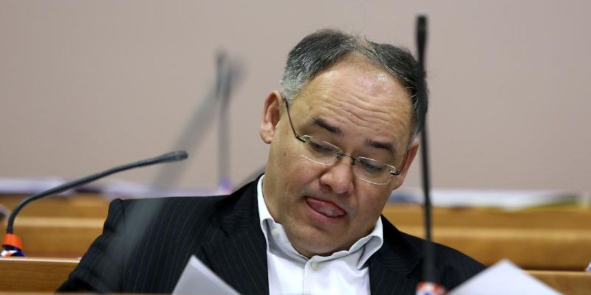 Zagreb – Raspravom o prijedlogu plana uskladjivanja zakonodavstva Republike Hrvatske s pravnom stecevinom Europske unije za 2014. godinu nastavljena je 12. sjednica Sabora RH. Damir Kajin. Photo: Patrik Macek/PIXSELL