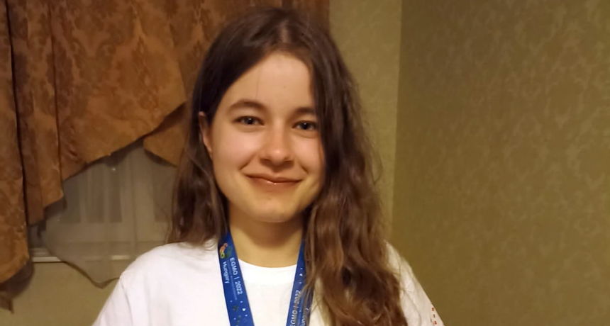 Stella Čolo iz zadarskog MIOC-a srebrna na 11. Europskoj matematičkoj olimpijadi za djevojke Stella Čolo iz zadarskog MIOC-a srebrna na 11. Europskoj matematičkoj olimpijadi za djevojke