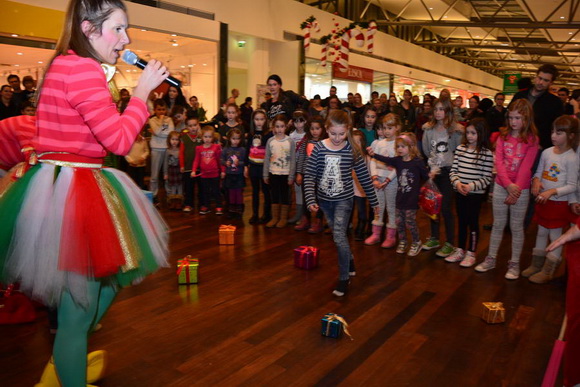 Supernova: Božićni koncert Ivane Kindl i posjet Djeda Božićnjaka, Foto: Iva Perinčić Supernova: Božićni koncert Ivane Kindl i posjet Djeda Božićnjaka, Foto: Iva Perinčić