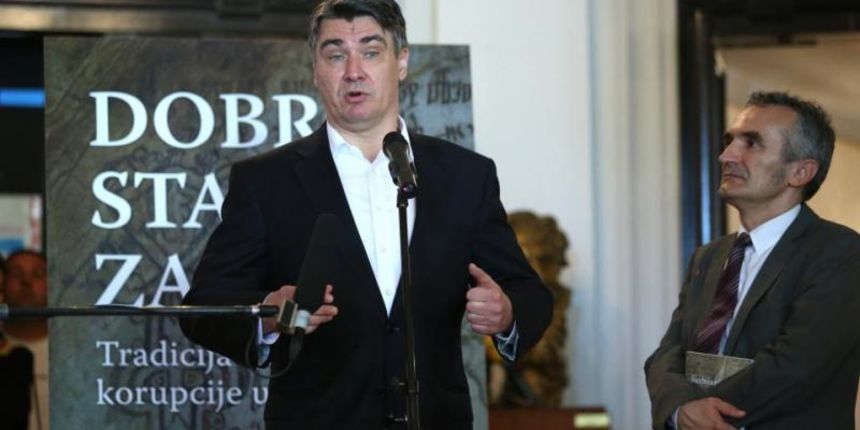 Zagreb – Predsjednik Vlade Republike Hrvatske Zoran Milanovic sudjelovao je na otvorenju izlozbe Dobri stari zakoni – tradicija suzbijanja korupcije u Hrvatskoj. Zorislav Antun Petrovic. Photo: Sanjin Strukic/PIXSELL Zagreb – Predsjednik Vlade Republike Hrvatske Zoran Milanovic sudjelovao je na otvorenju izlozbe Dobri stari zakoni – tradicija suzbijanja korupcije u Hrvatskoj. Zorislav Antun Petrovic. Photo: Sanjin Strukic/PIXSELL