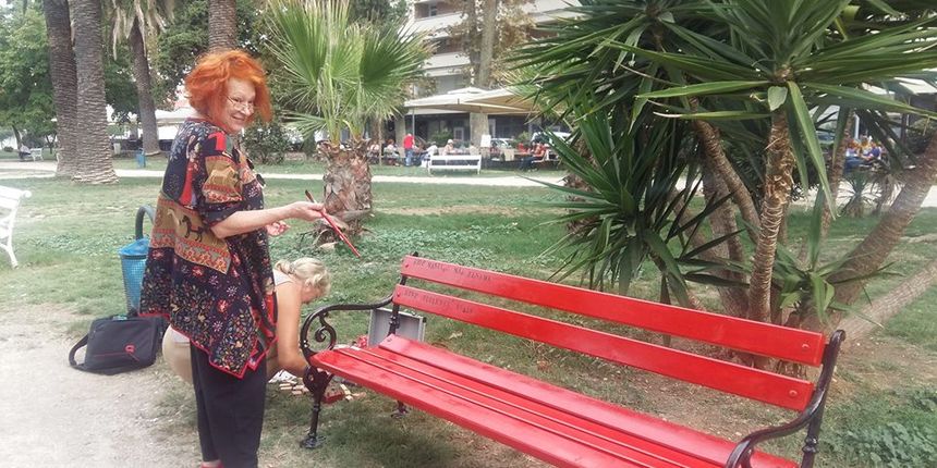 Zadarska crvena klupa Zadarska crvena klupa