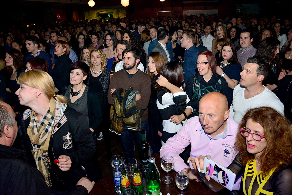Oliver Dragojević & Dupini oduševili Zadrane ; foto Iva Perinčić