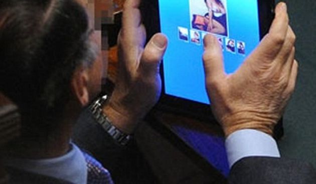 Surfanje u talijanskom parlamentu, Foto: oggi.it