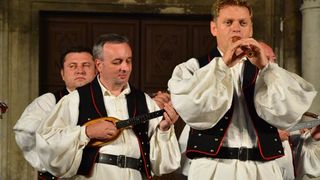 Nastup ansambla Lado ispred crkve sv. Marije ; foto Iva Perinčić Nastup ansambla Lado ispred crkve sv. Marije ; foto Iva Perinčić