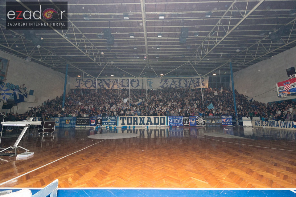 Humanitarno gledanje utakmice Zadar-Cibona u Jazinama Humanitarno gledanje utakmice Zadar-Cibona u Jazinama