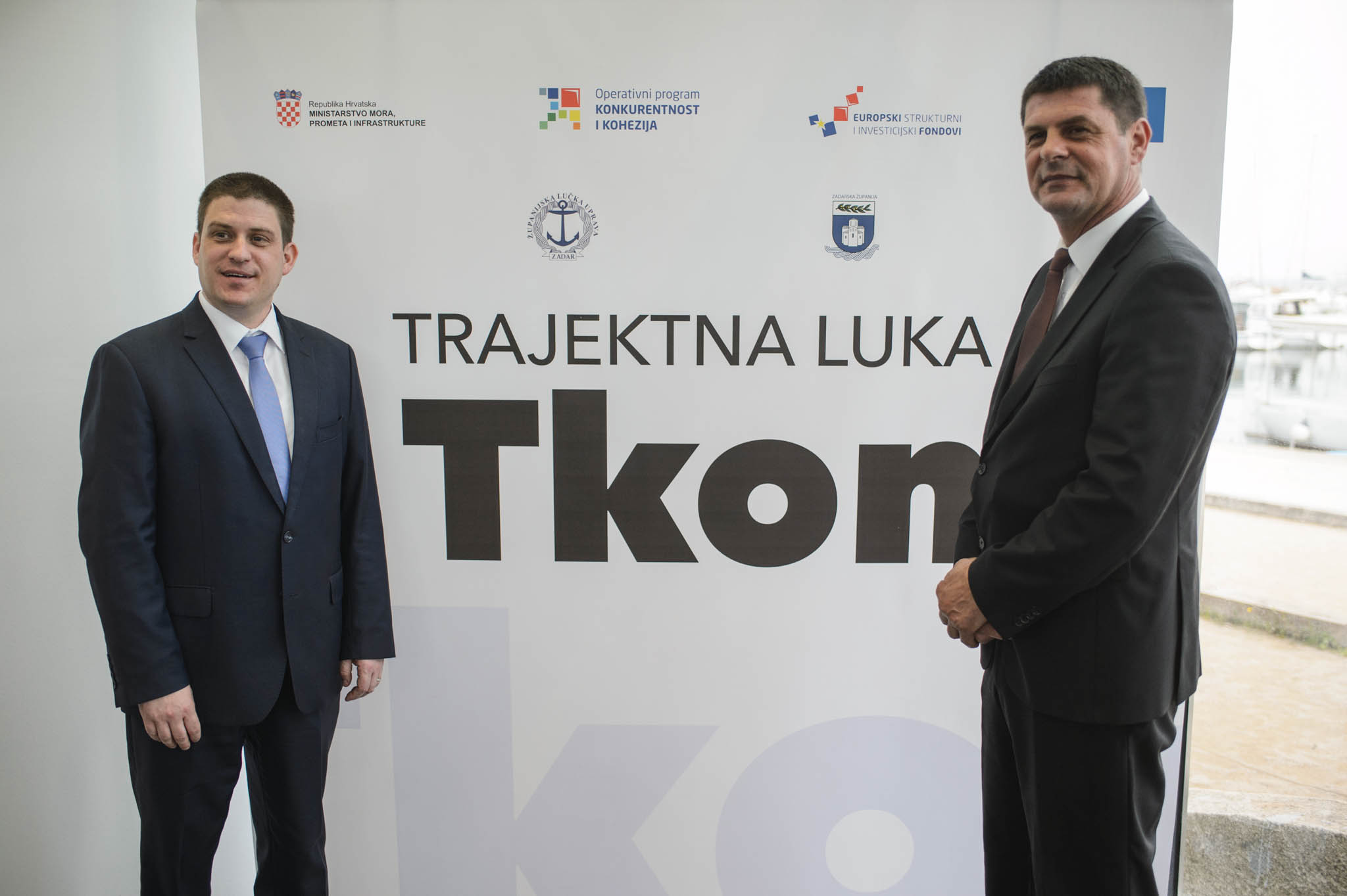 Ministar Oleg Butković potpisao ugovore za izgradnju trajektne luke Tkon i sanaciju luka Turanj, Mandre i Petrčane Ministar Oleg Butković potpisao ugovore za izgradnju trajektne luke Tkon i sanaciju luka Turanj, Mandre i Petrčane