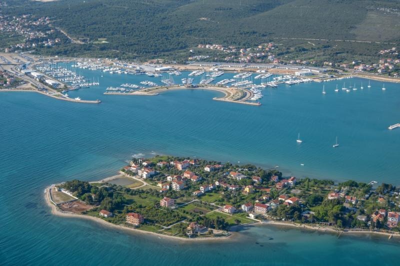 Let iznad Sukošana i Marine Dalmacija, Foto: Dino Stanin/PIXSELL Let iznad Sukošana i Marine Dalmacija, Foto: Dino Stanin/PIXSELL