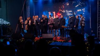 Vatromet, tisuće konfeta, šampanjac, prskalice i koncert Ivana Zaka i Tempo Banda