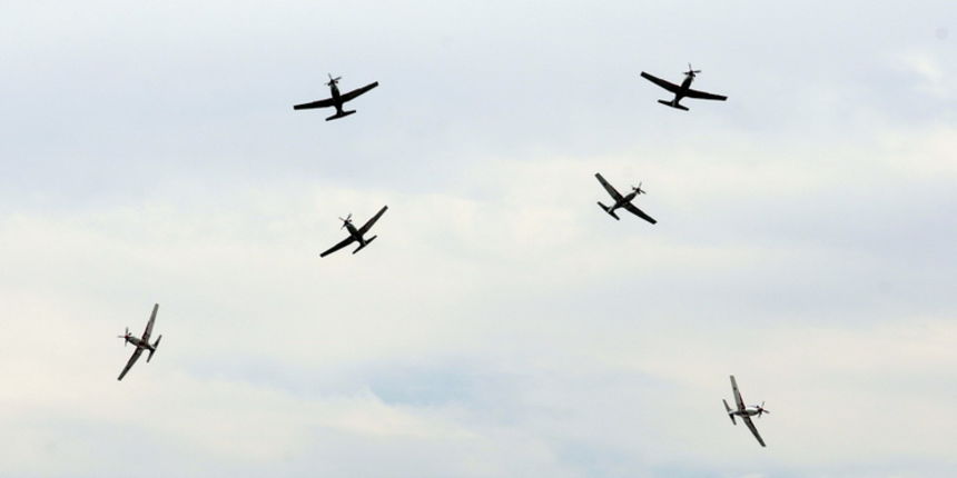 Varazdin, 180611.
Na varazdinskom aerodromu odrzava se dvodnevni Varazdin Air show. Publici se svojim borbenim zarkoplovima predstavilo francusko i madjarsko ratno zrakoplovstvo, dok su najveci pljesak publike za svoj nastup dobili clanovi Krila oluja, hr