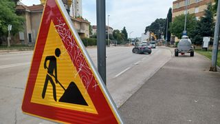 Raskrižje ulica dr. Franje Tuđmana i Josipa bana Jelačića Raskrižje ulica dr. Franje Tuđmana i Josipa bana Jelačića