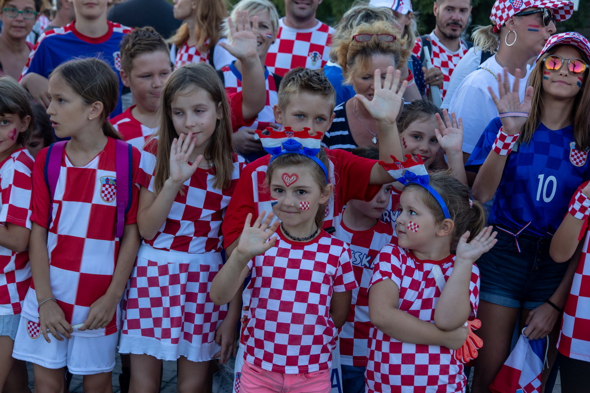 Veličanstven doček četvorice zadarskih Vatrenih od Gradskog mosta do Foruma