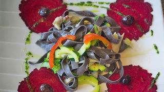 Restoran Bruschetta: Dani dimljenih i mariniranih Cromarisovih proizvoda (3) Restoran Bruschetta: Dani dimljenih i mariniranih Cromarisovih proizvoda (3)