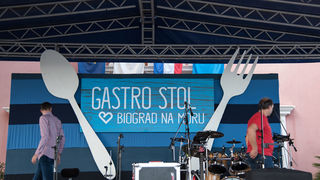 11. Gastol stol na biogradskoj rivi. Foto: Vinko Pešić 11. Gastol stol na biogradskoj rivi. Foto: Vinko Pešić