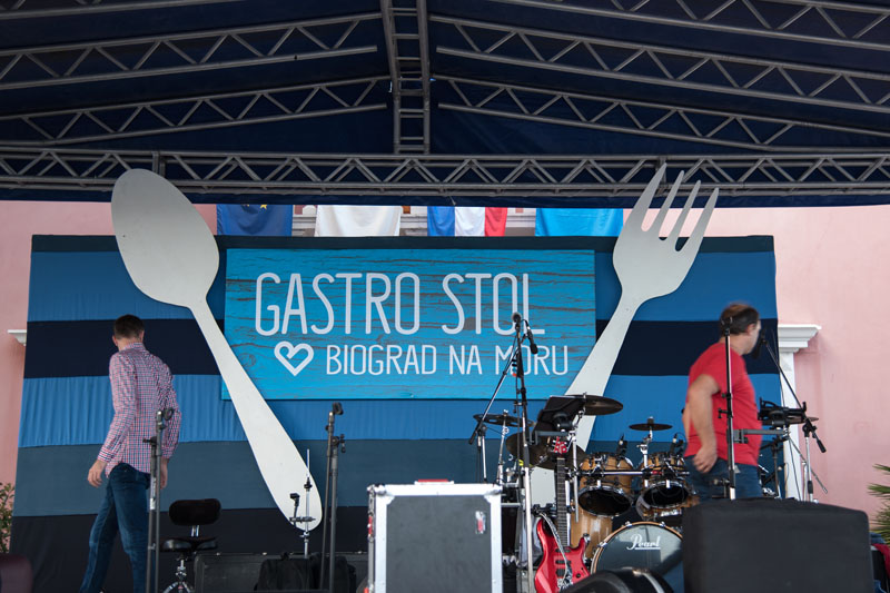 11. Gastol stol na biogradskoj rivi. Foto: Vinko Pešić 11. Gastol stol na biogradskoj rivi. Foto: Vinko Pešić