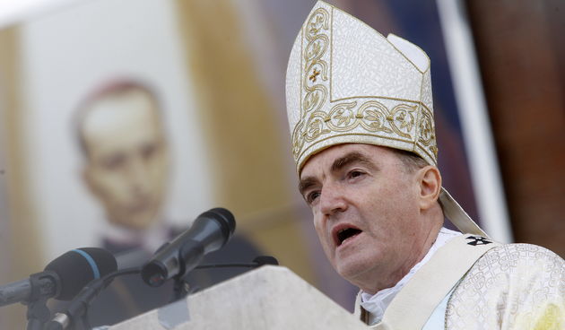 Marija Bistrica, 120910. Zavjetno hodocasce vjernika grada Zagreba u nacionalno marijansko svetiste Majke Bozje Bistricke, koje se odrzava po 279. put. Na slici: govor Josipa Bozanica. Foto: Goran Mehkek / CROPIX