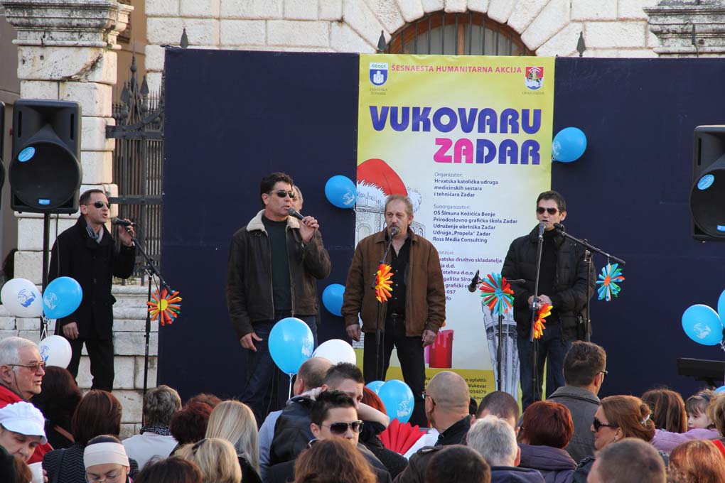 Vukovaru ZaDar na Narodnom trgu, foto: Iva Perinčić Vukovaru ZaDar na Narodnom trgu, foto: Iva Perinčić