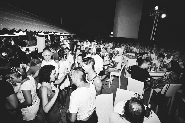 Odlična zabava u Noštromo i Vagabundo barovima na Viru