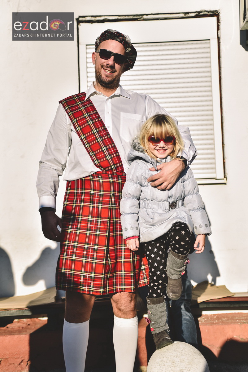 Škotski kiltovi preplavili zadarske Stanove Škotski kiltovi preplavili zadarske Stanove