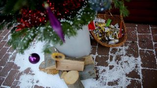 Blagdanski uređena otvorena terasa kafića Kult, Photo: Filip Brala/PIXSELL