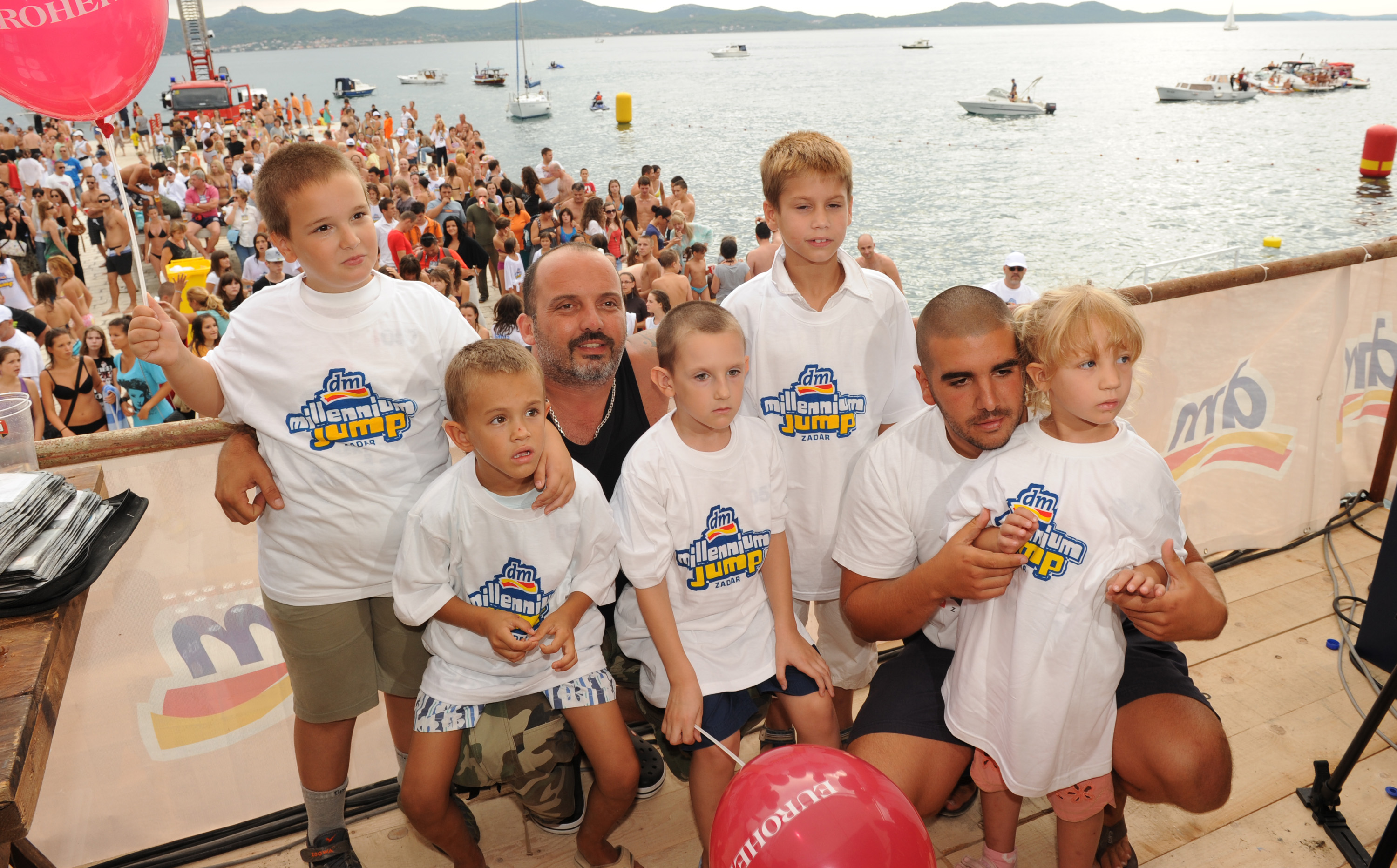 Danas se na zadarskoj rivi cetvrtu godinu za redom odrzava manifestacija Milenijum Jump. Foto : Andrija Lucic / CROPIX