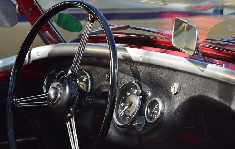 Tisuću kilometara sa oldtimerima Tisuću kilometara sa oldtimerima